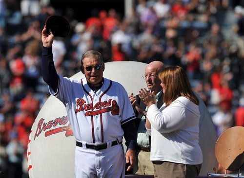 Braves pay tribute to Bobby Cox